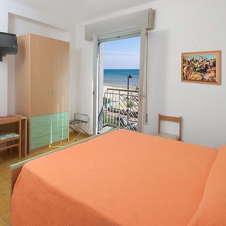 Hotel Dinarica Marotta Kültér fotó