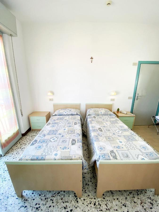 Hotel Dinarica Marotta Kültér fotó