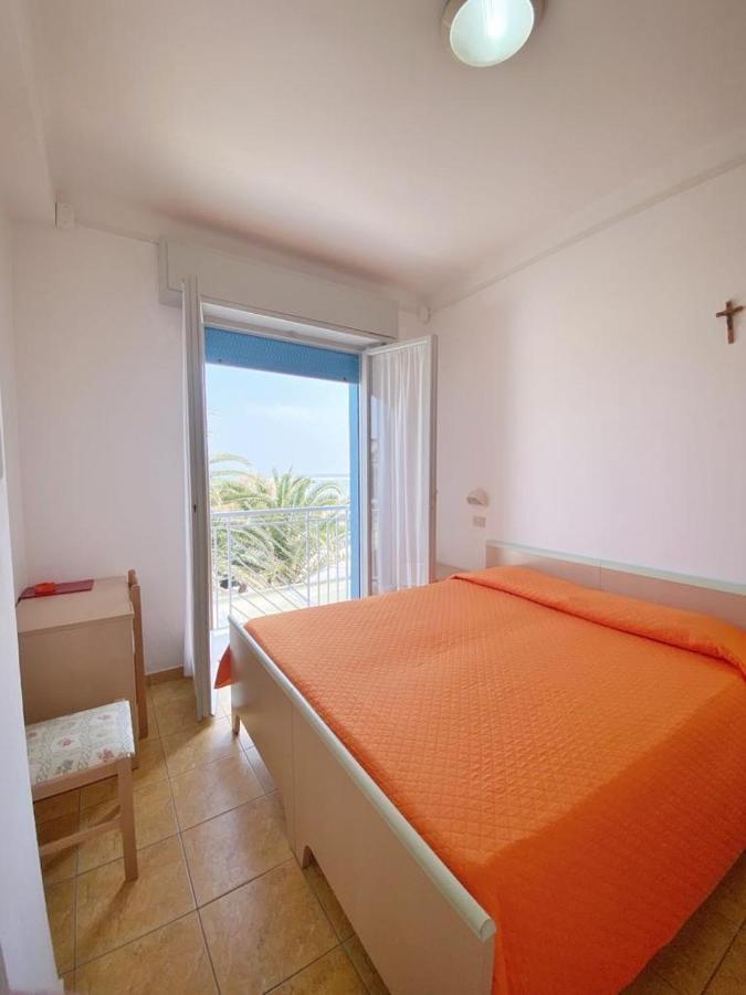 Hotel Dinarica Marotta Kültér fotó