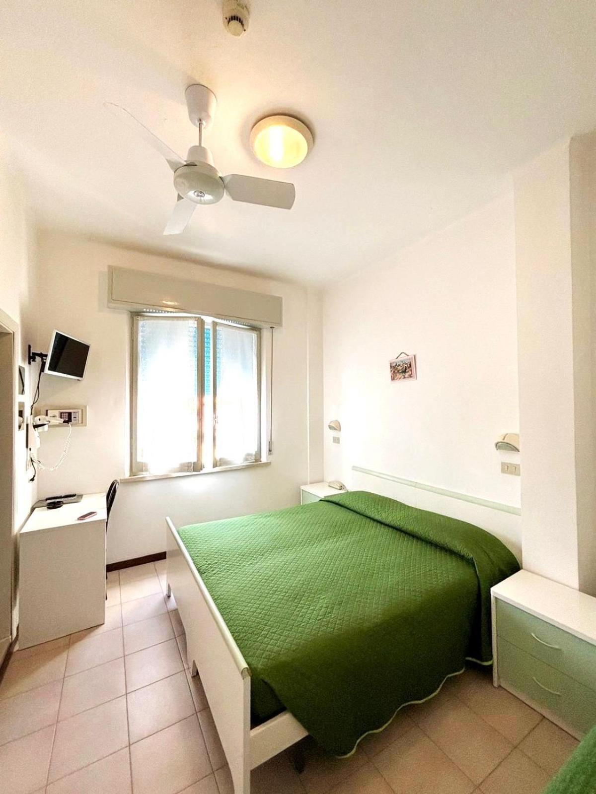 Hotel Dinarica Marotta Kültér fotó