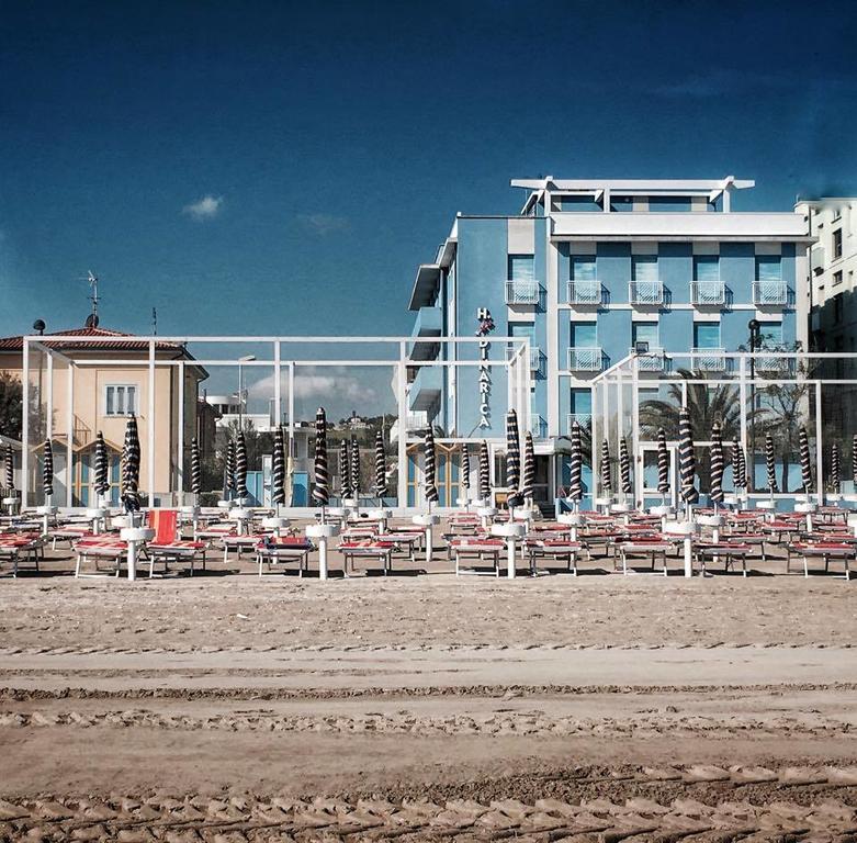 Hotel Dinarica Marotta Kültér fotó