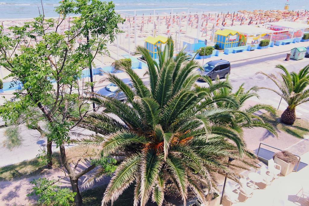 Hotel Dinarica Marotta Kültér fotó