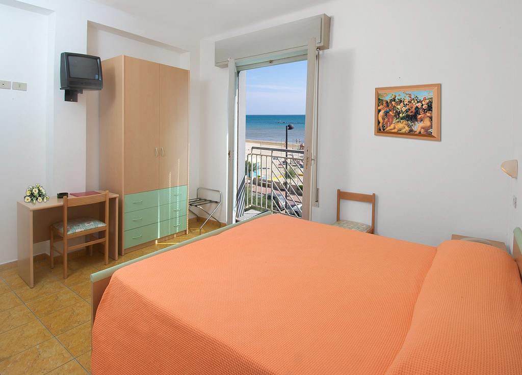 Hotel Dinarica Marotta Kültér fotó